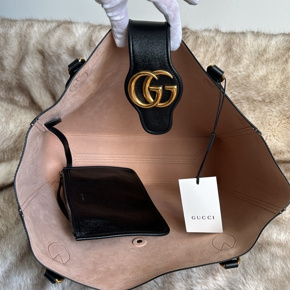 GUCCI
Medium Tote with Double G in Black Leather - Picture 4 of 10